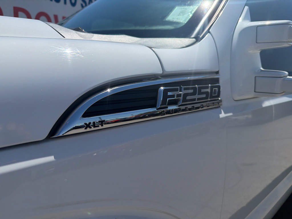 2015 Ford F-250 Image 9