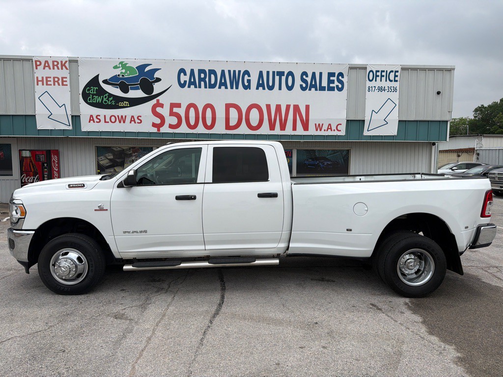 2019 RAM 3500 Image 2
