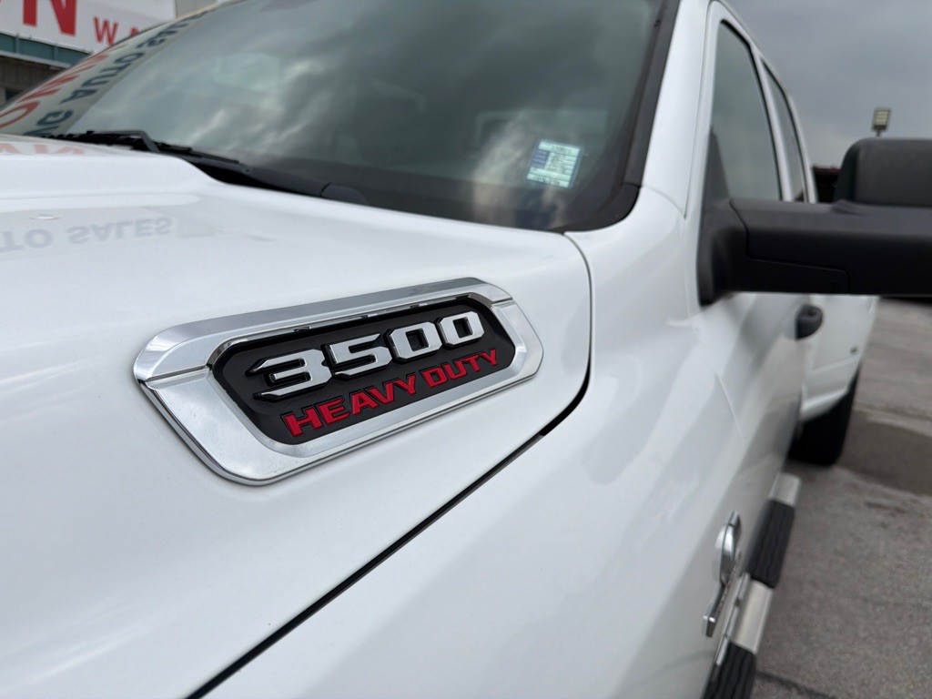 2019 RAM 3500 Image 9
