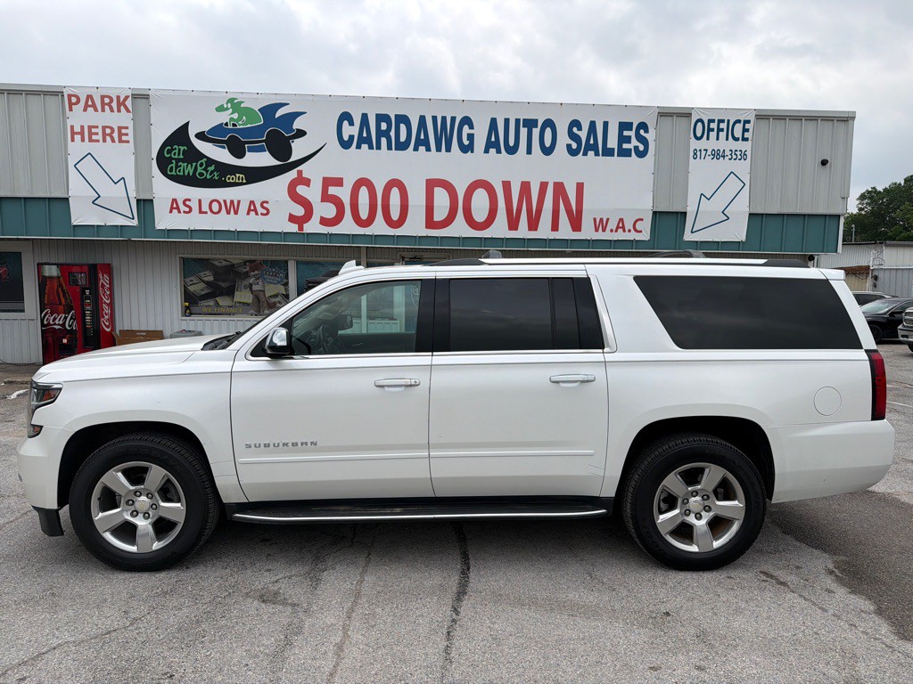 2019 Chevrolet Suburban Image 2