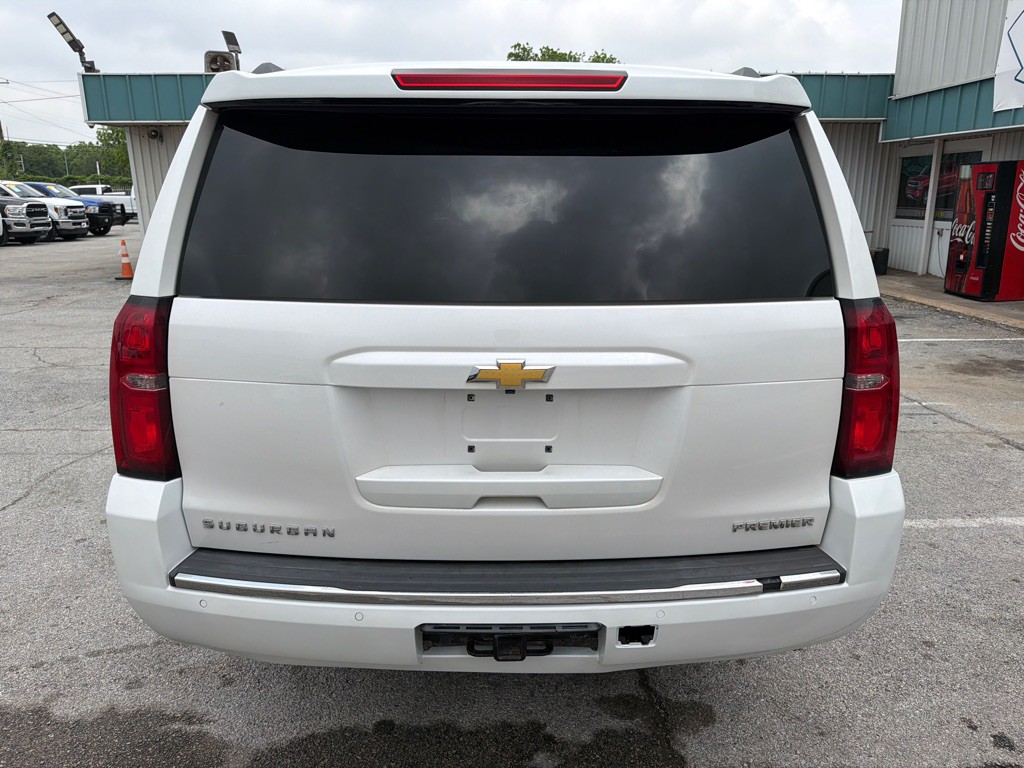 2019 Chevrolet Suburban Image 4