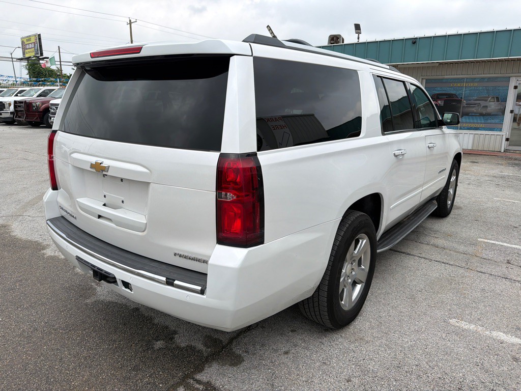 2019 Chevrolet Suburban Image 5