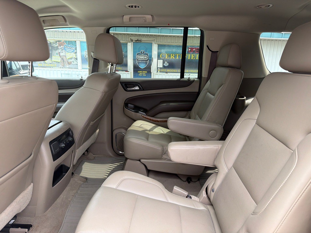2019 Chevrolet Suburban Image 12