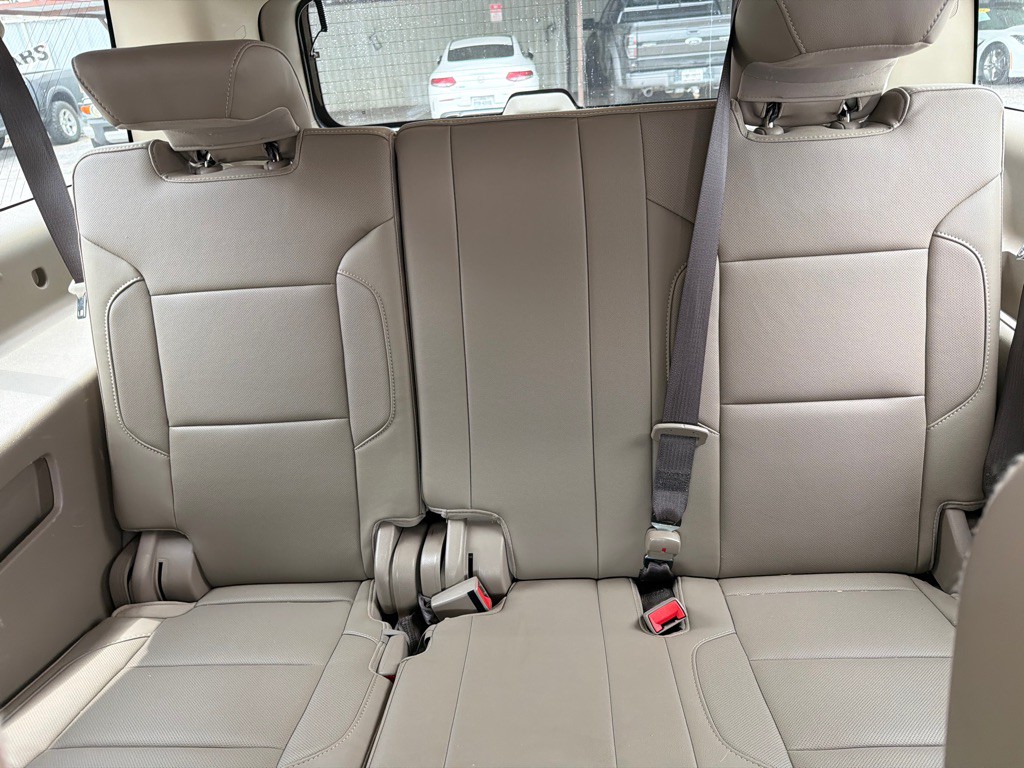 2019 Chevrolet Suburban Image 13