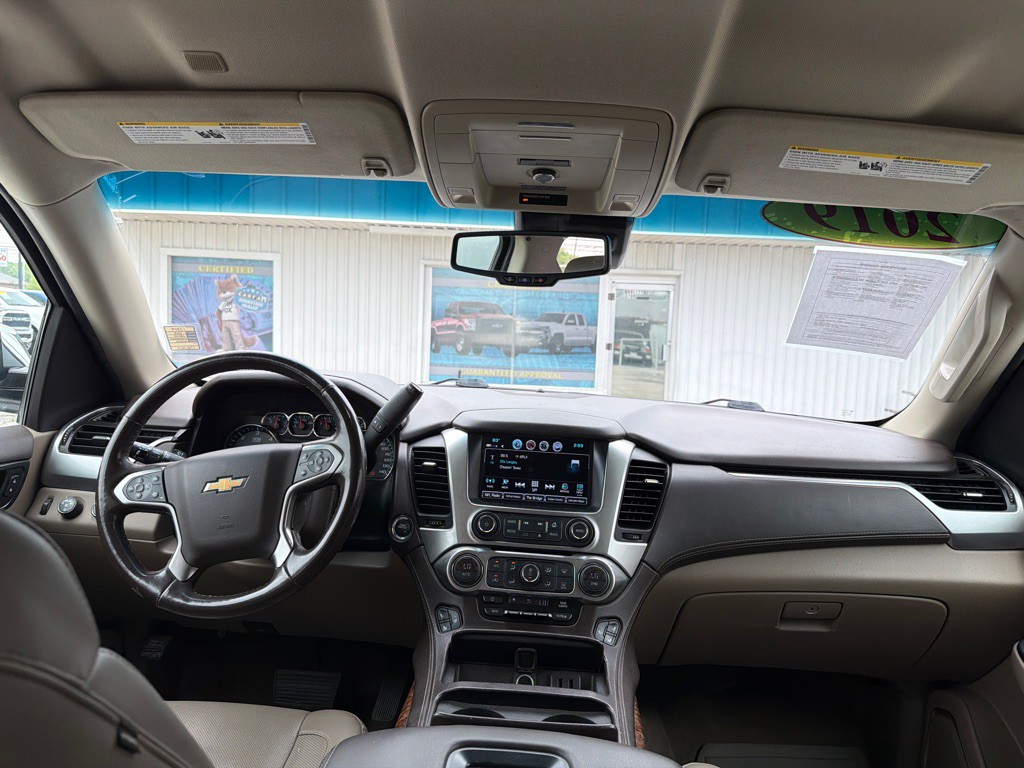 2019 Chevrolet Suburban Image 14