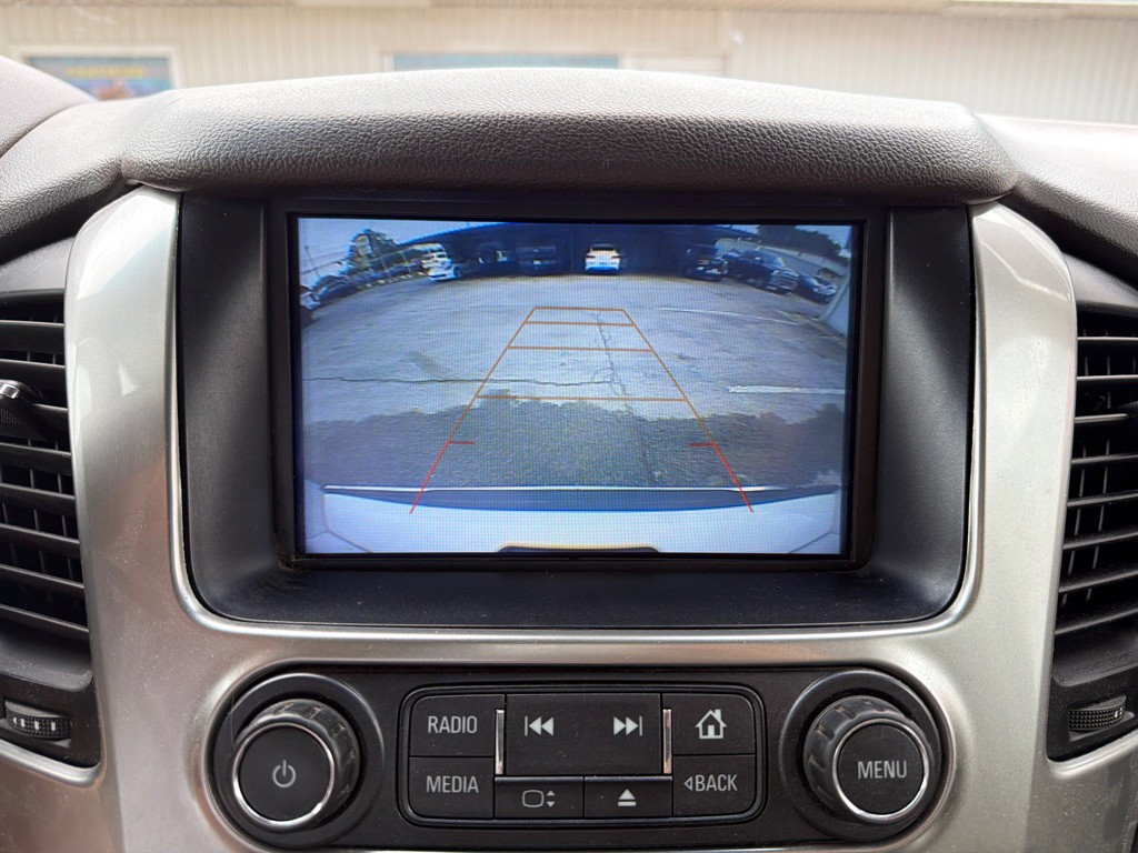 2019 Chevrolet Suburban Image 18