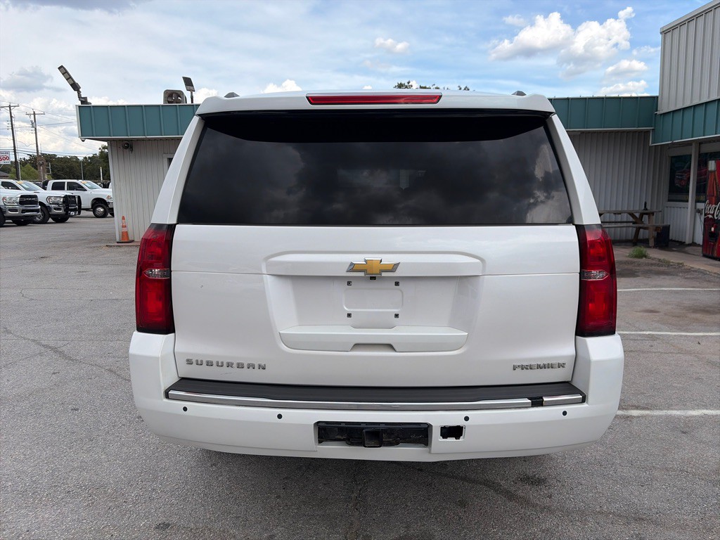 2019 Chevrolet Suburban Image 4