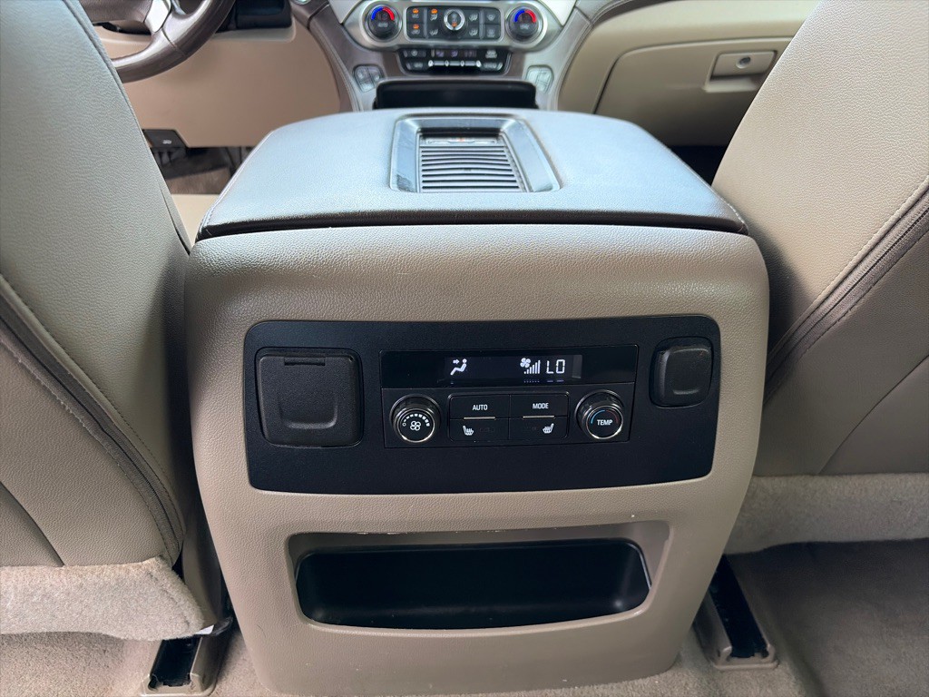 2019 Chevrolet Suburban Image 14