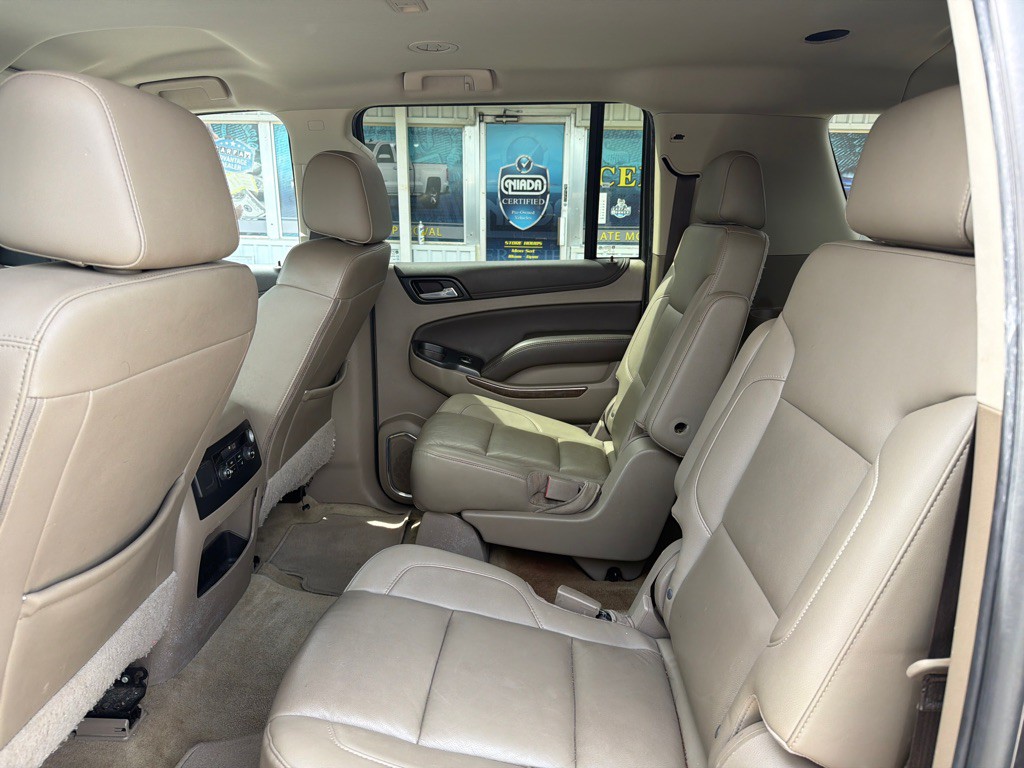 2018 Chevrolet Suburban Image 12