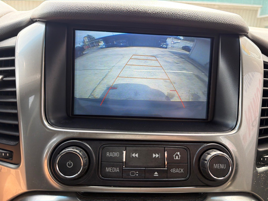 2018 Chevrolet Suburban Image 18