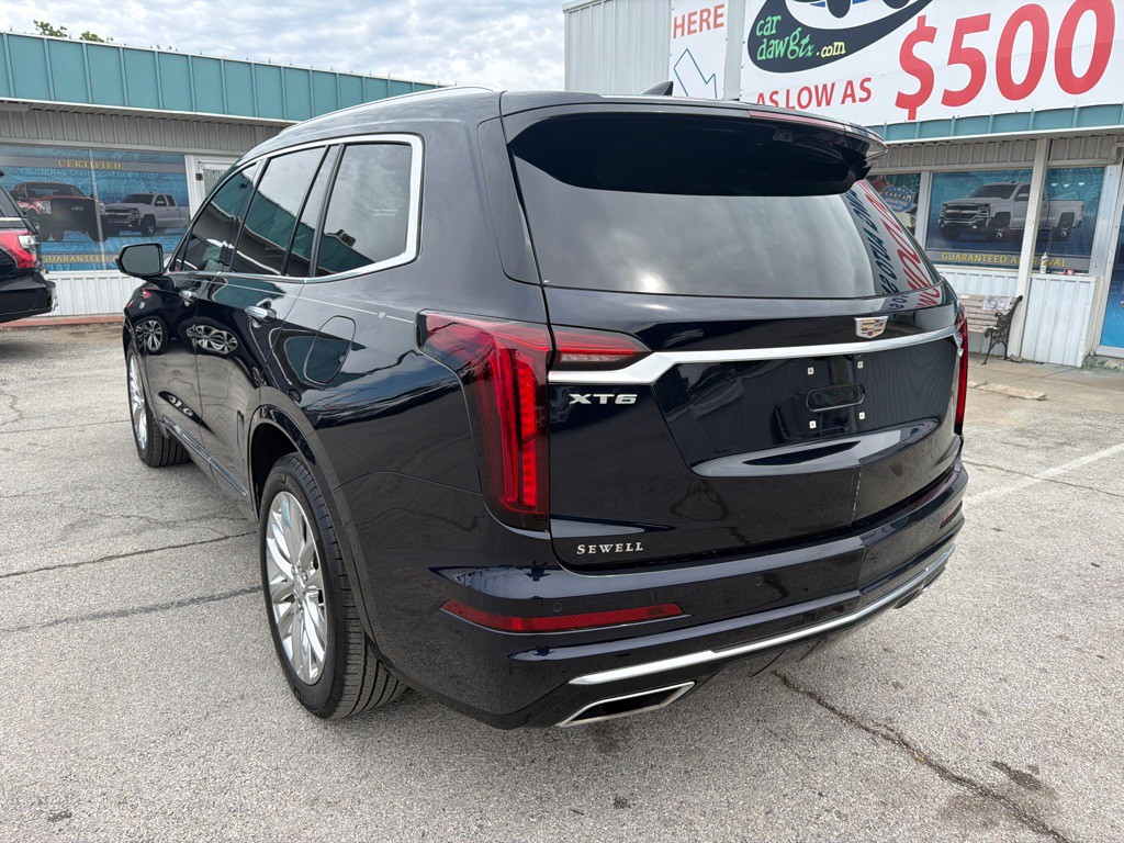2021 Cadillac XT6 Image 3