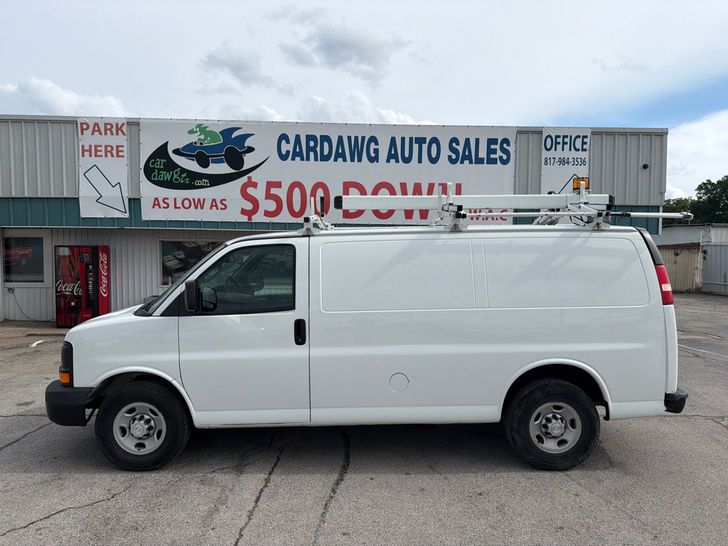 2017 Chevrolet Express Image 2