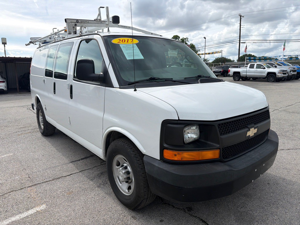 2017 Chevrolet Express Image 7