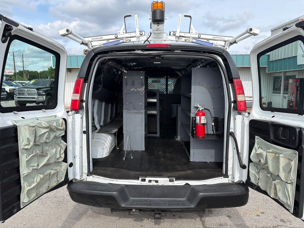 2017 Chevrolet Express Image 10