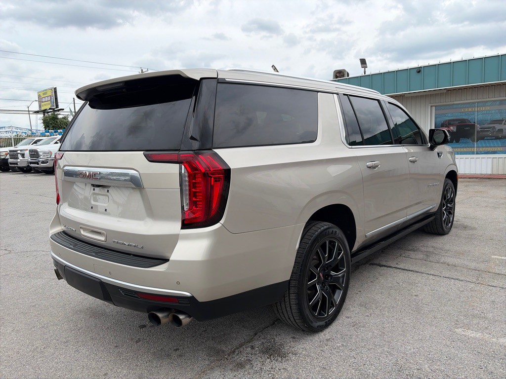 2021 GMC Yukon Image 5