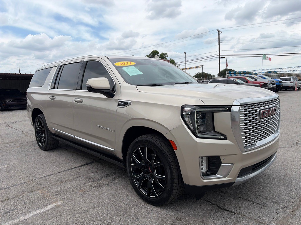 2021 GMC Yukon Image 7