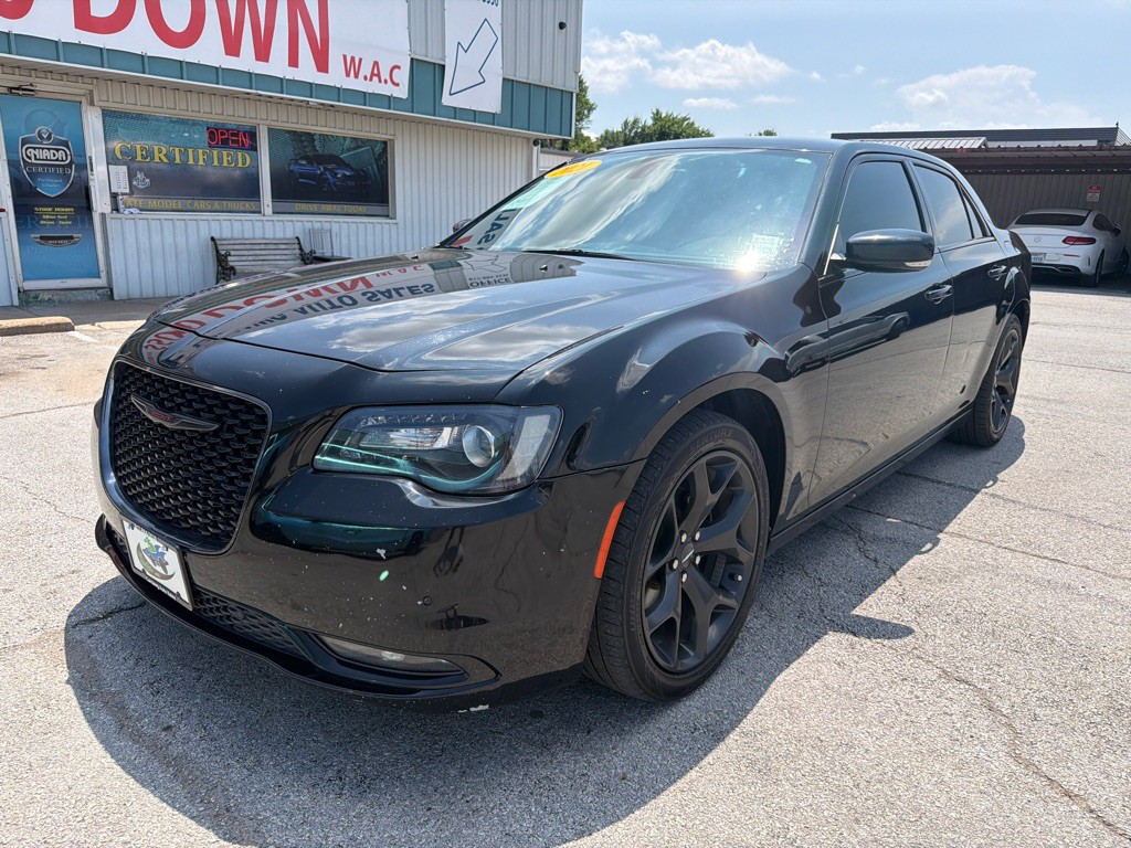 2021 Chrysler 300 Image 1