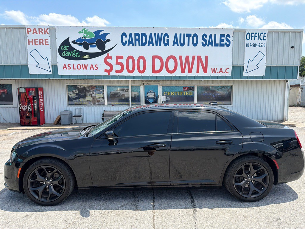 2021 Chrysler 300 Image 2