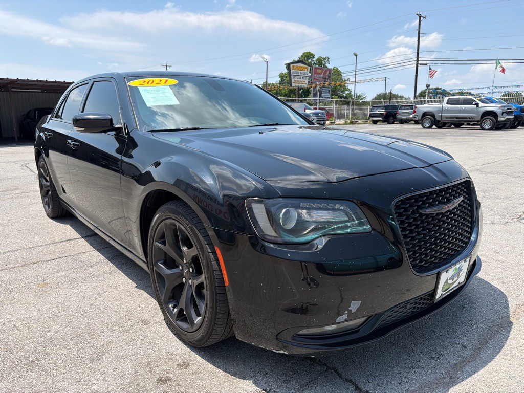 2021 Chrysler 300 Image 7