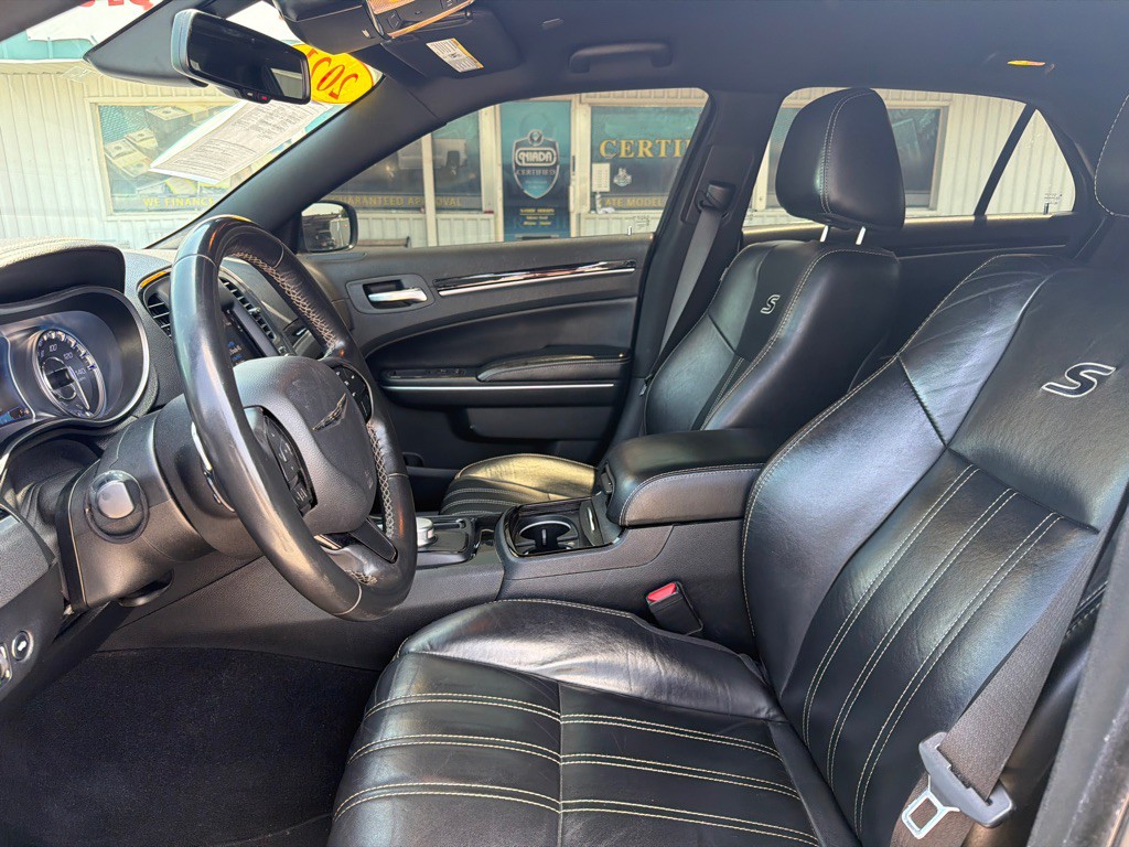 2021 Chrysler 300 Image 10