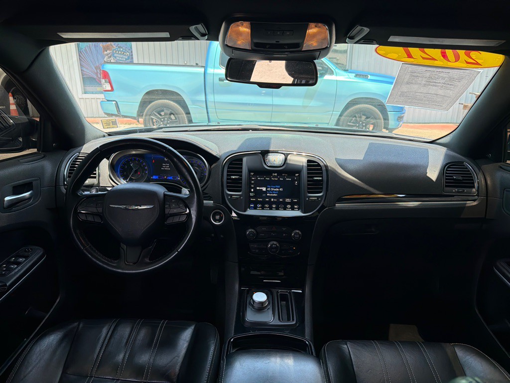 2021 Chrysler 300 Image 12