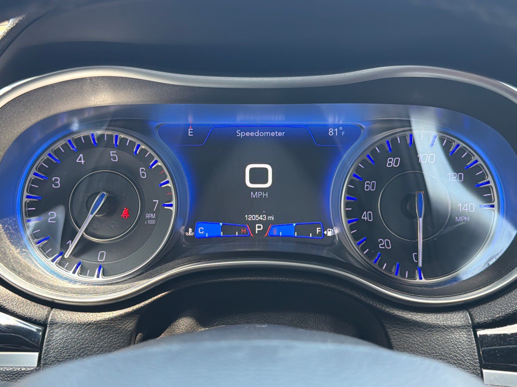 2021 Chrysler 300 Image 13