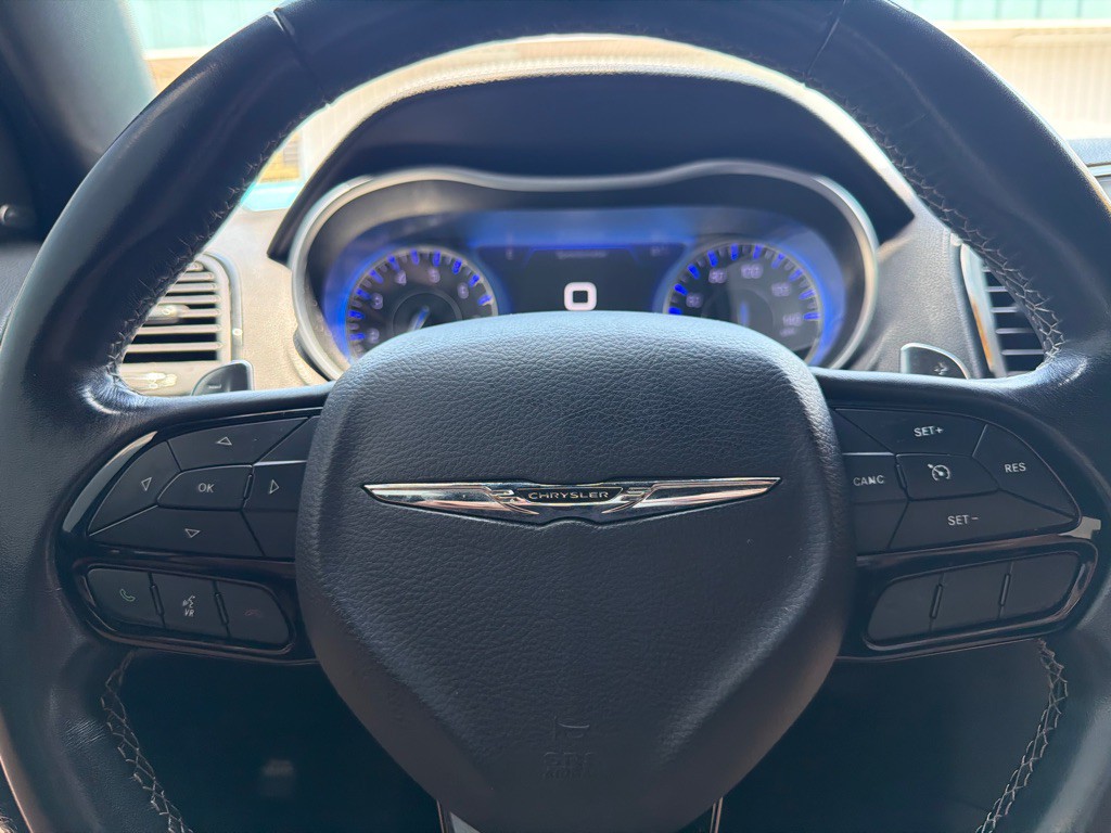 2021 Chrysler 300 Image 16