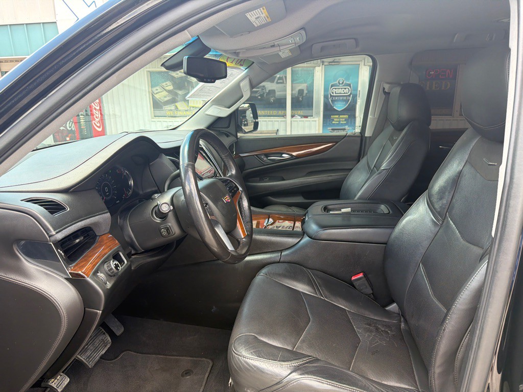 2019 Cadillac Escalade Image 10