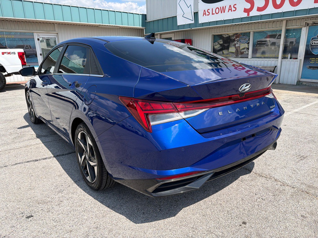 2021 Hyundai Elantra Image 3