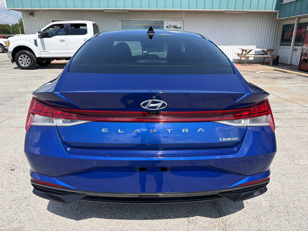 2021 Hyundai Elantra Image 4
