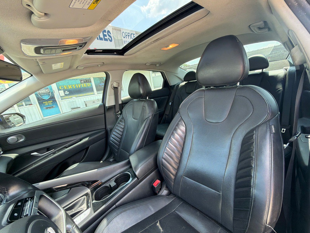 2021 Hyundai Elantra Image 16