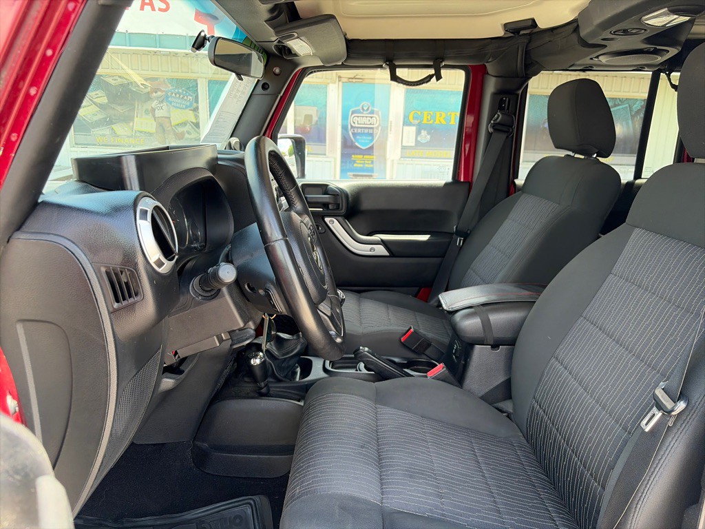 2011 Jeep Wrangler Unlimited Image 11