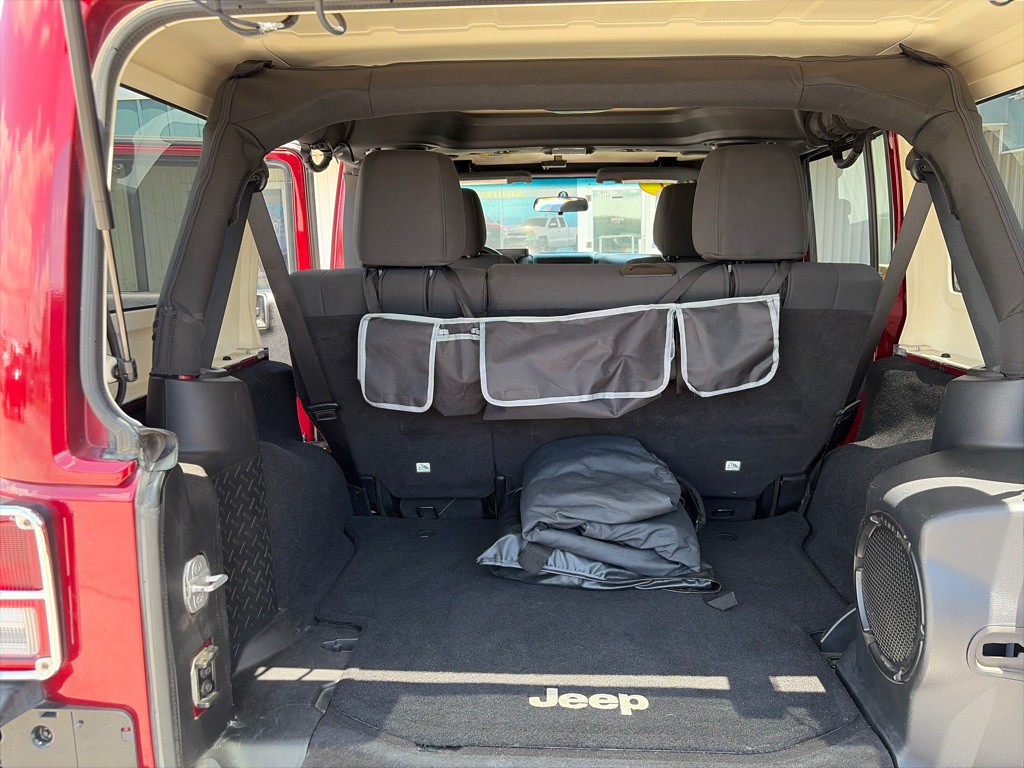 2011 Jeep Wrangler Unlimited Image 13
