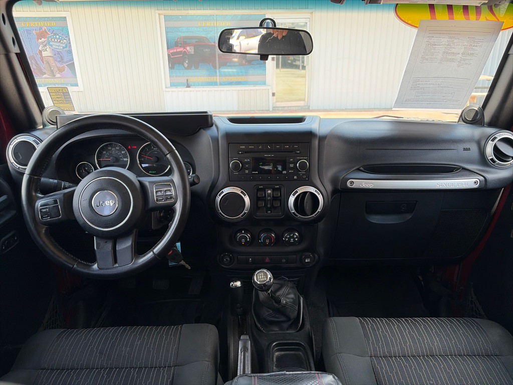 2011 Jeep Wrangler Unlimited Image 14