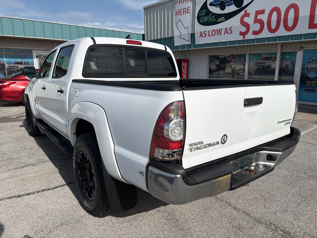 2015 Toyota Tacoma Image 3