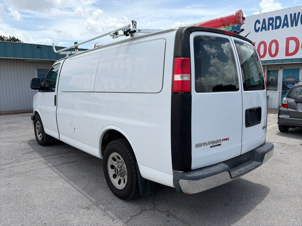 2013 GMC Savana Image 3