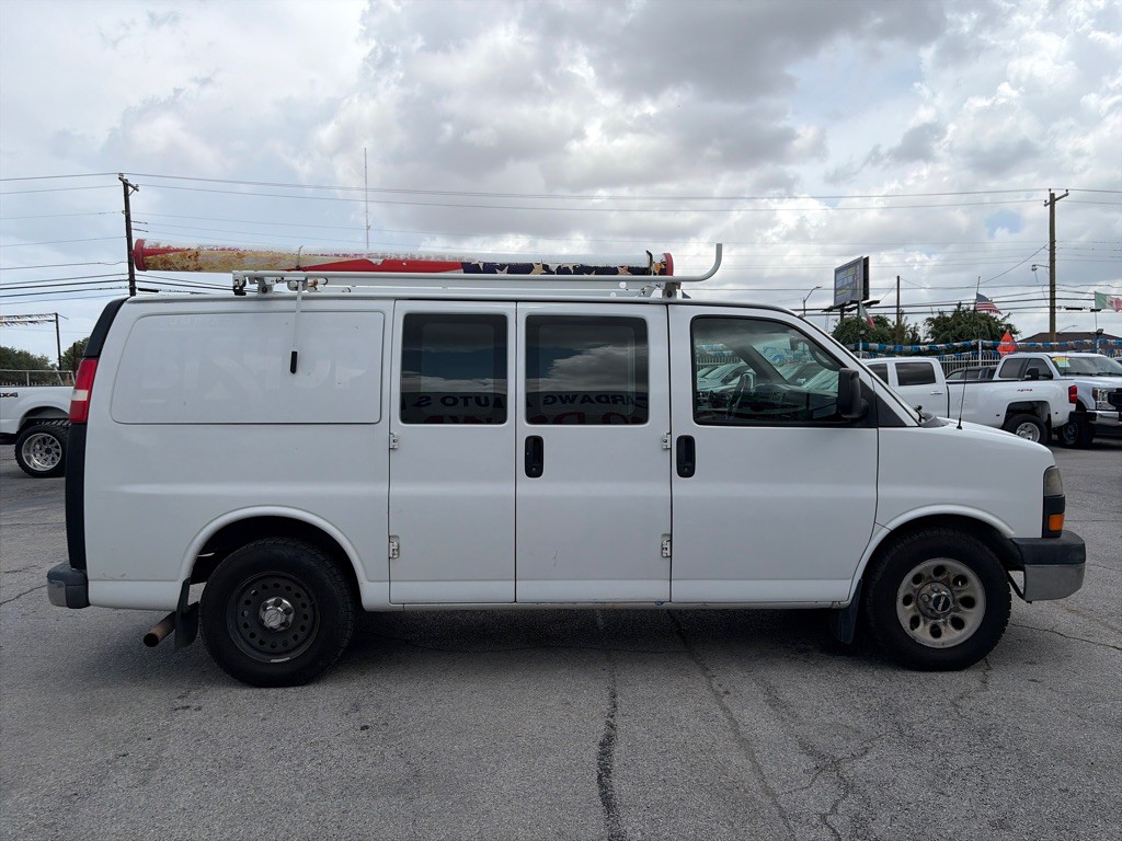 2013 GMC Savana Image 7