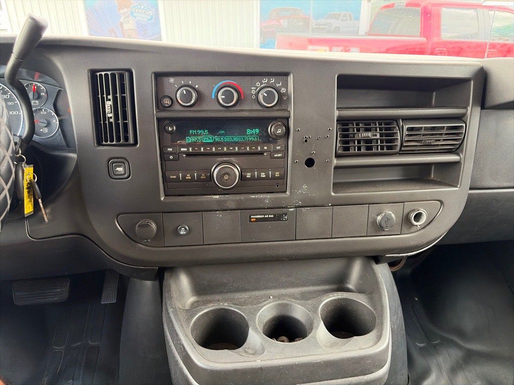 2013 GMC Savana Image 16