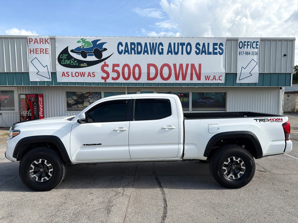2018 Toyota Tacoma Image 2