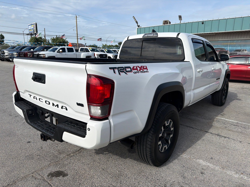 2018 Toyota Tacoma Image 5