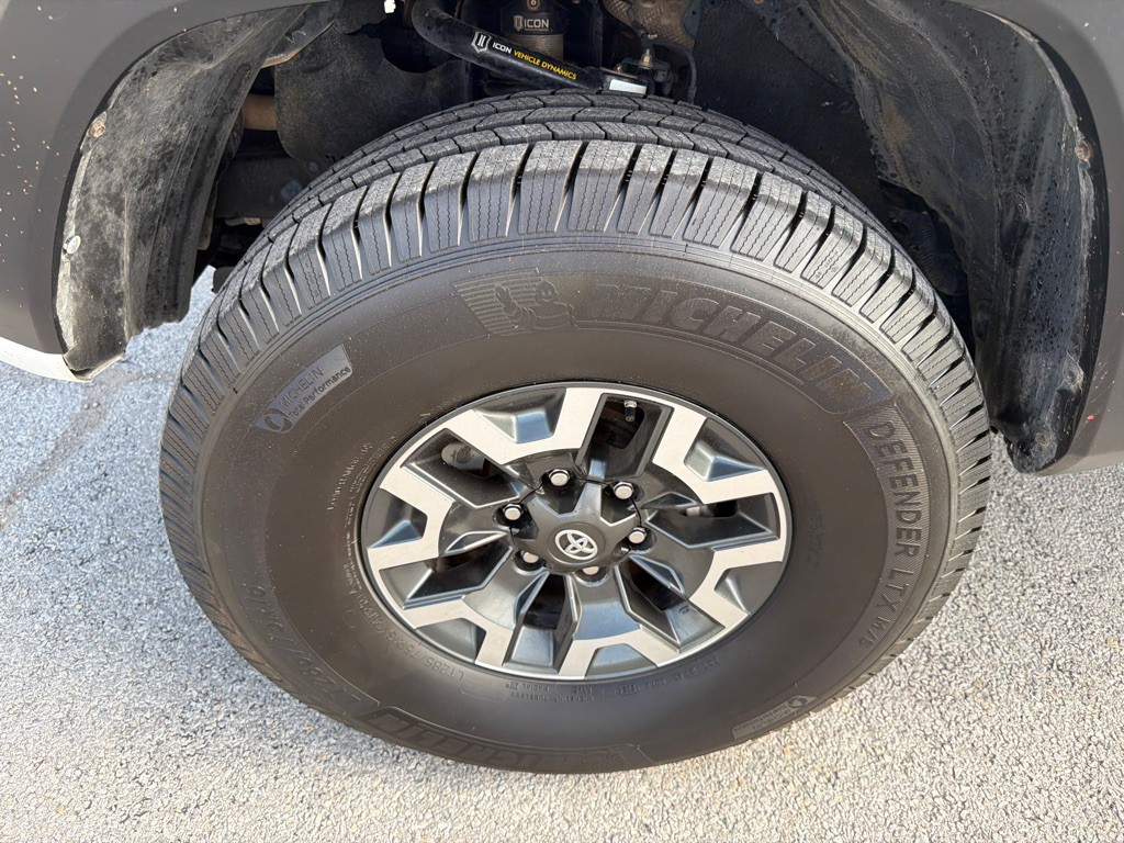 2018 Toyota Tacoma Image 10