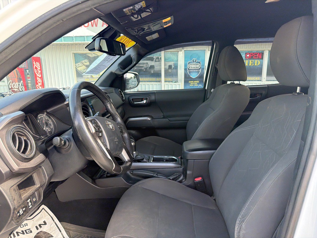 2018 Toyota Tacoma Image 11