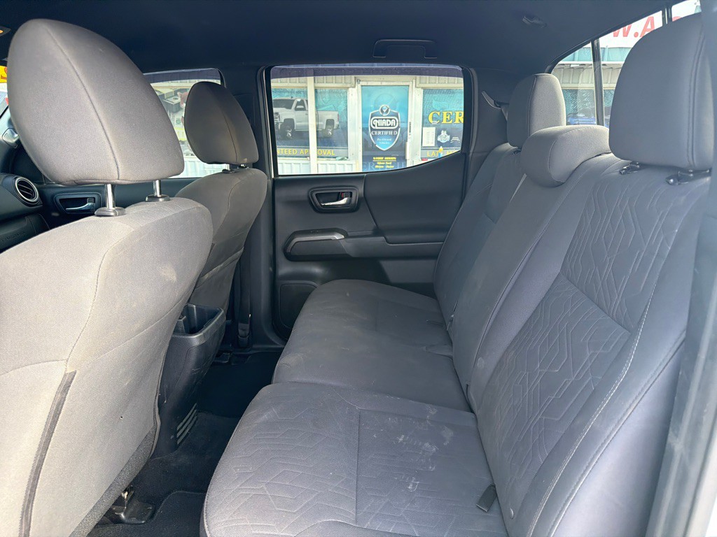 2018 Toyota Tacoma Image 12