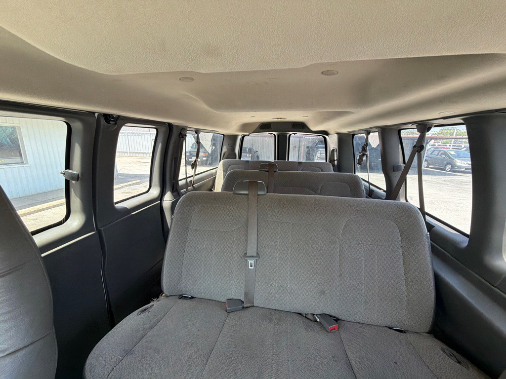 2020 Chevrolet Express Image 12