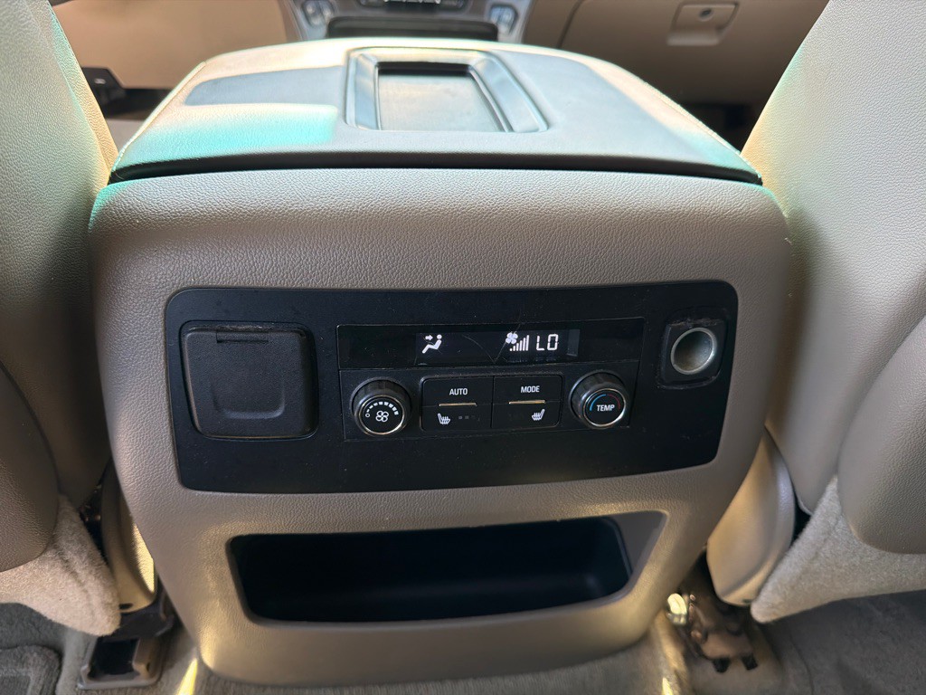 2015 Chevrolet Tahoe Image 12