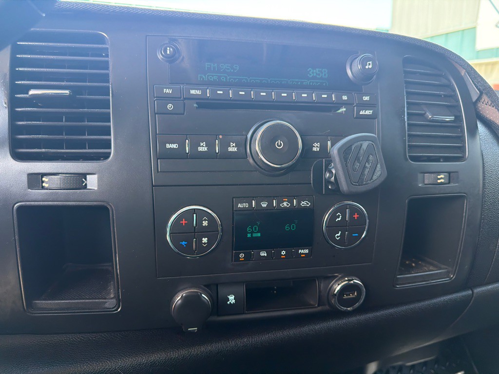 2010 Chevrolet Silverado 1500 Image 13