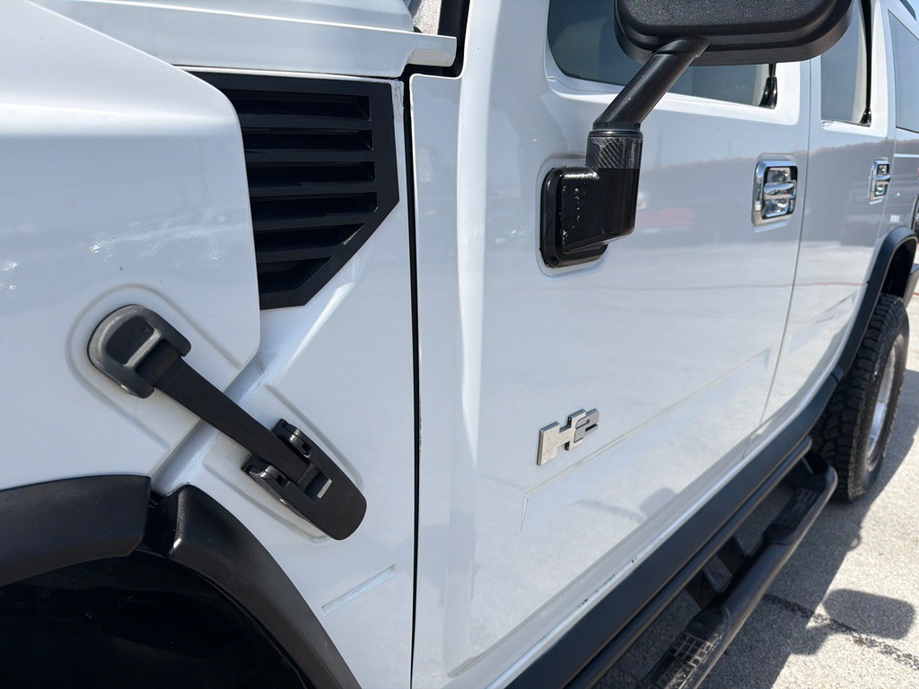 2004 HUMMER H2 Image 9