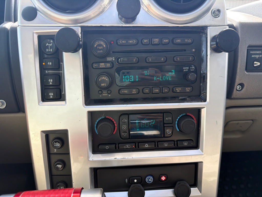 2004 HUMMER H2 Image 18