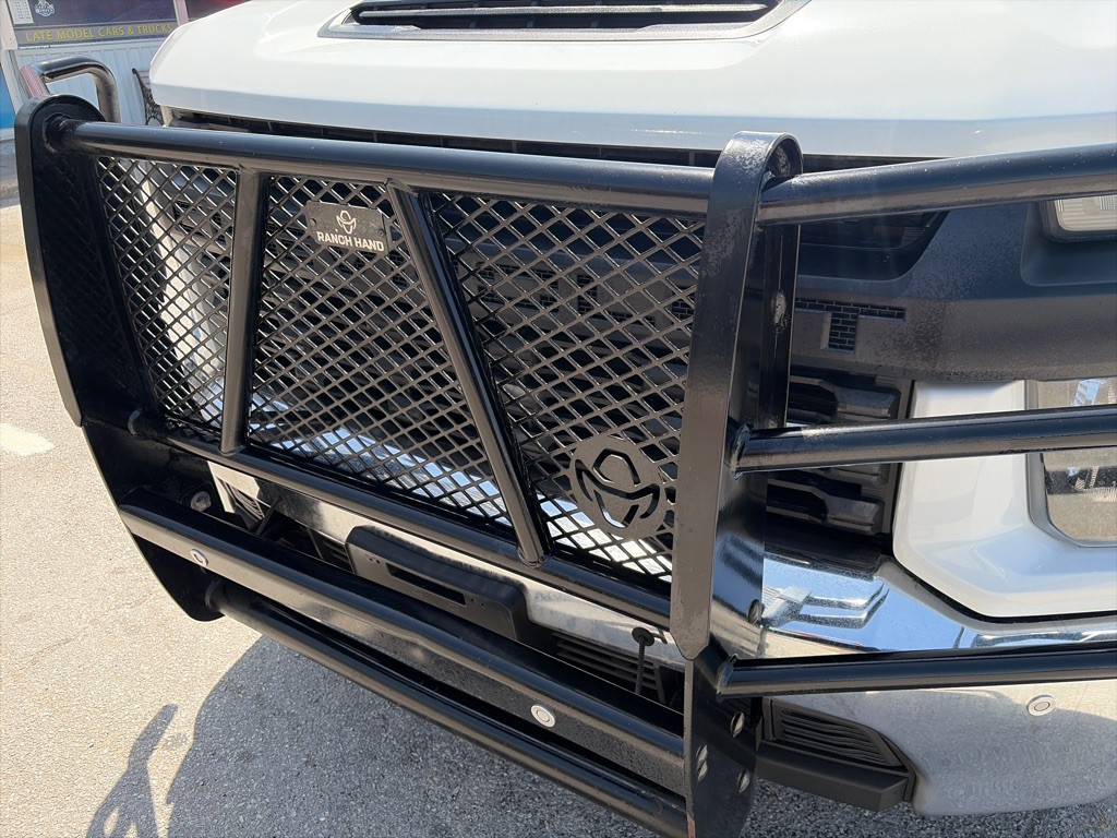 2023 Chevrolet Silverado 1500 Image 9