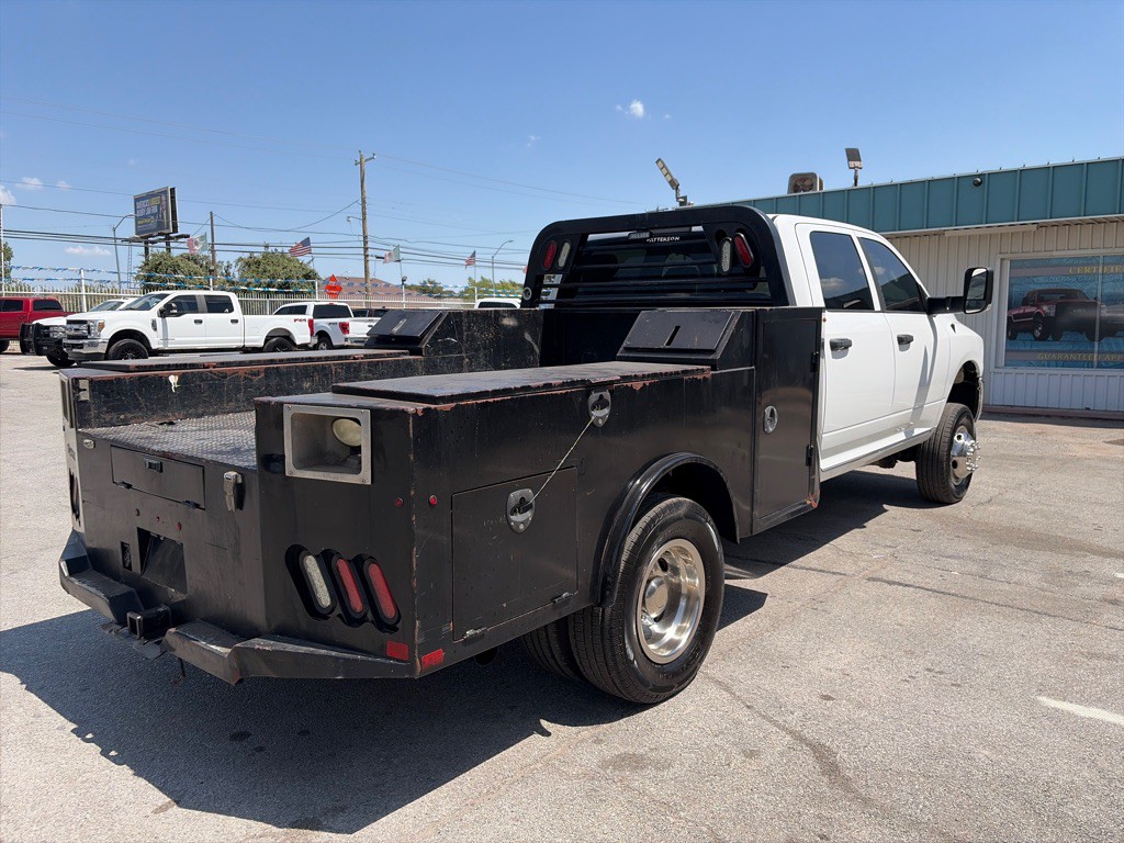 2017 RAM 3500 Image 7